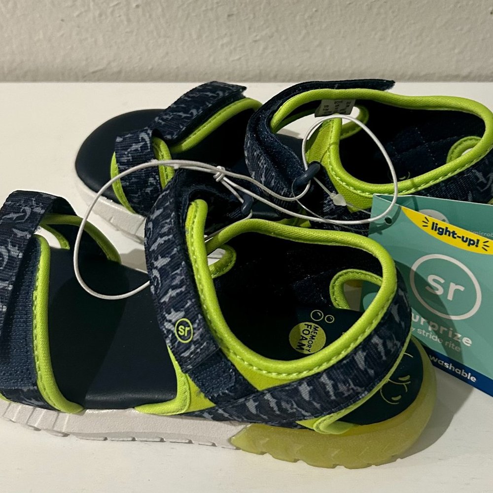 Surprize by Stride Rite Light-Up Lumos Sandals Size 11M Boy